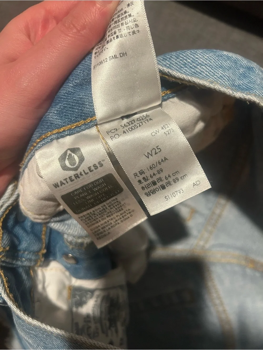 Levi’s 501 Light Stone Wash High Rise Distressed Denim Shorts | Size 25 - Picture 13 of 13